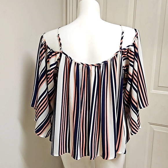 Socialite Cold Shoulder Blouse - Picture 3 of 5